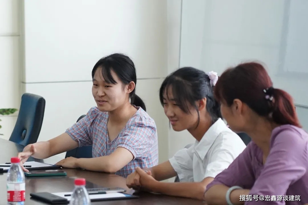 宏鑫源舉行2021年度獎學金集中發放儀式(圖5) 宏鑫源舉行2021年度獎學金集中發放儀式(圖5)